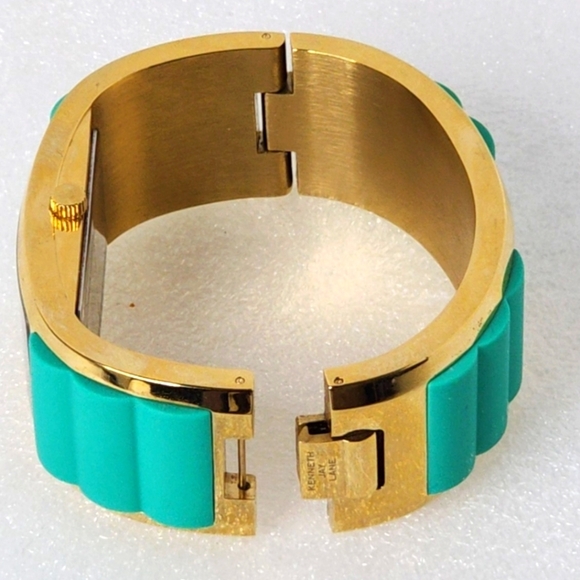 Kenneth Jay Lane Womens Green Breakers Analog Quartz - Picture 10 of 10